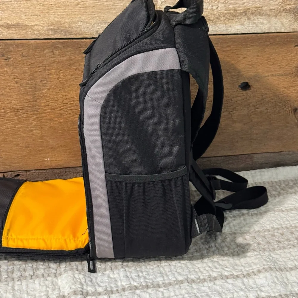 Case Logic Camera Backpack DSLR Gadget Bag Photo Gear Travel Daypack